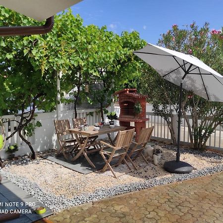 Holiday Home Morgan Vir Εξωτερικό φωτογραφία